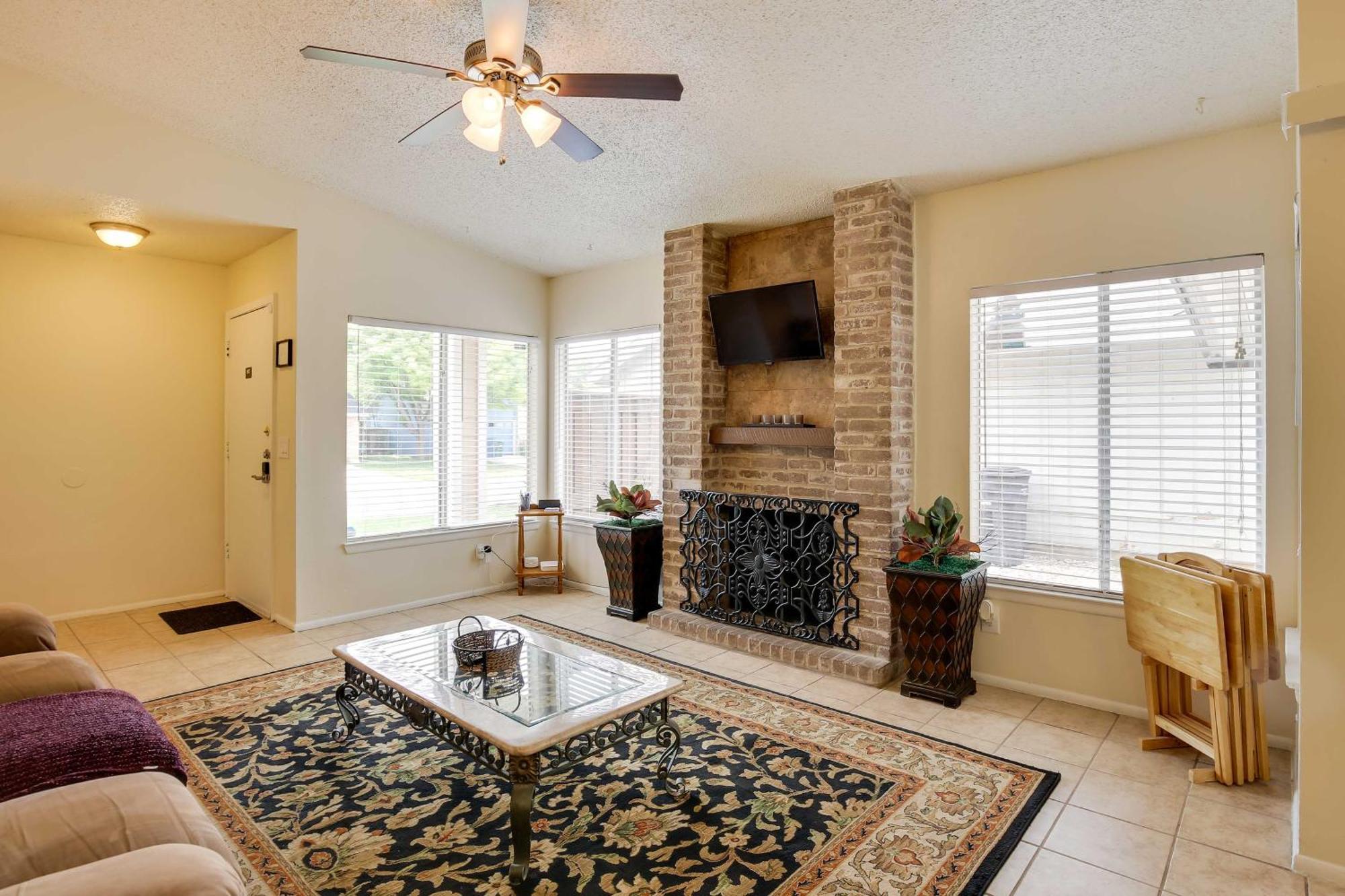 Sunny San Antonio Home With Backyard And Patio! Kültér fotó